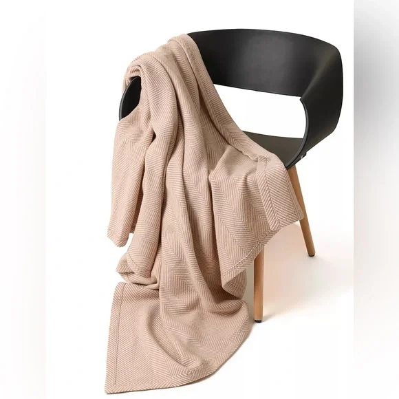 100% Wool Tan and Ivory Soft Herringbone Throw Blanket 53"x69" - Picture 5 of 13